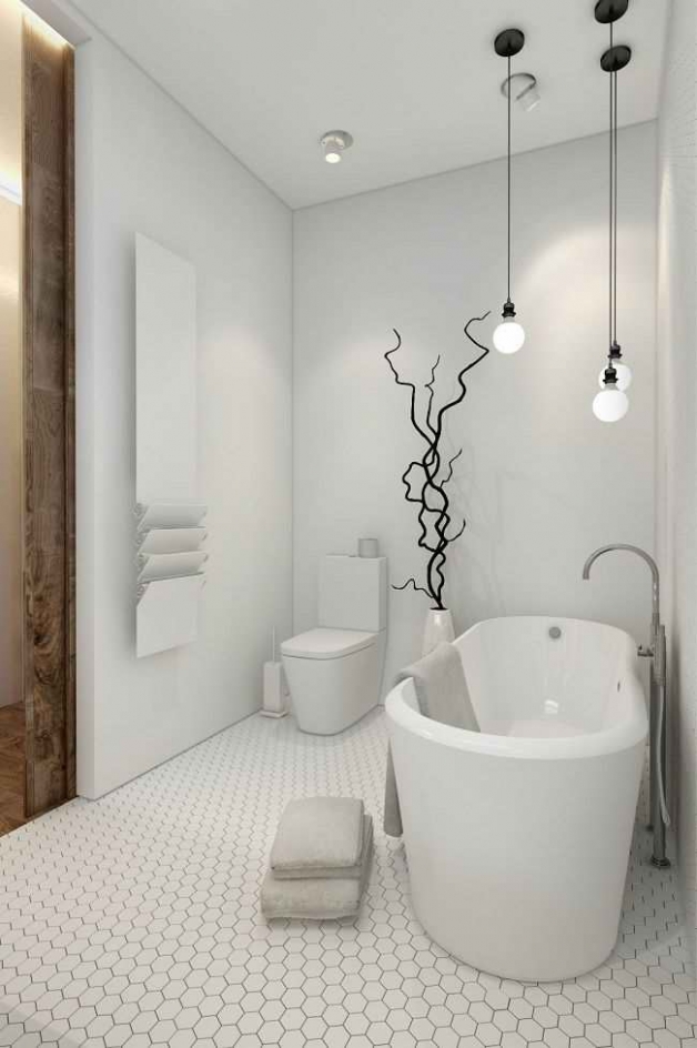 Дизайн белой ванной с туалетом