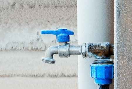 Как утеплить наружный водопровод для водоснабжения частного дома зимой