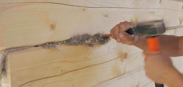 Как заделать щели в деревянной бане джутом
