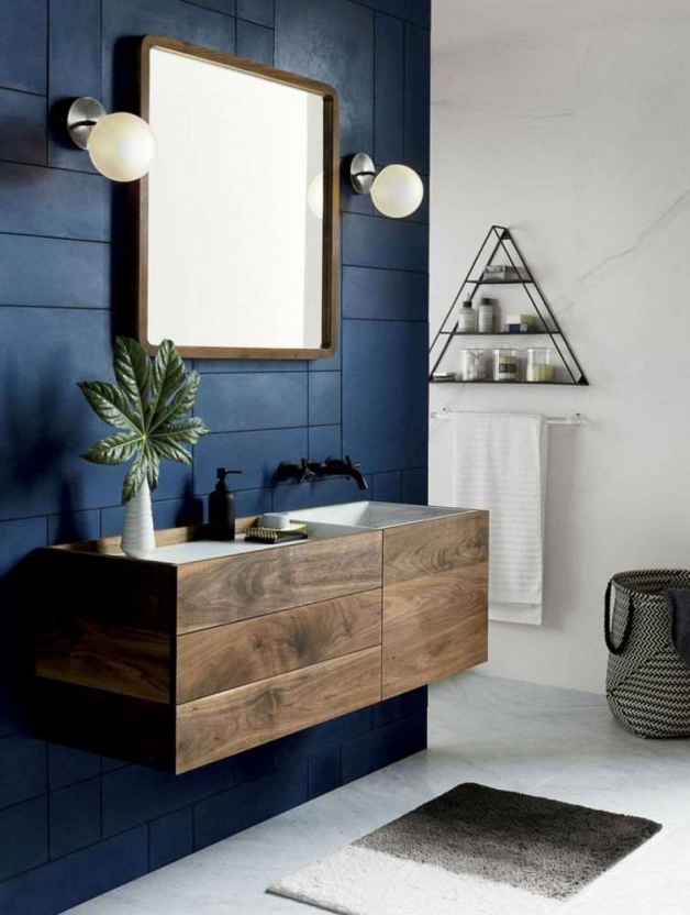 Синий цвет интерьере в ванной комнаты
